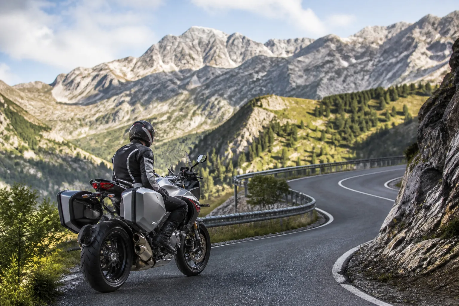 Motoros útvonaltervezés: kanyarvadászat okosan