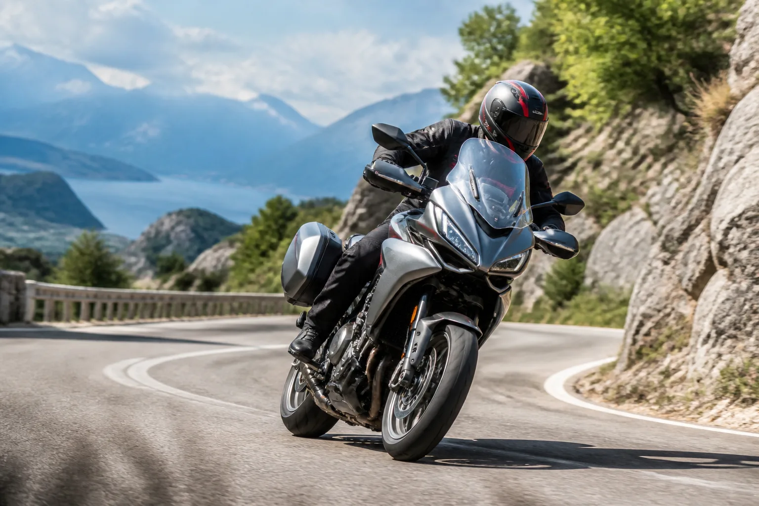 Motoros kanyarodási technika: sima túraívek